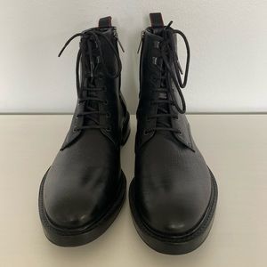 Hugo Boss boots size 9 excellent condition